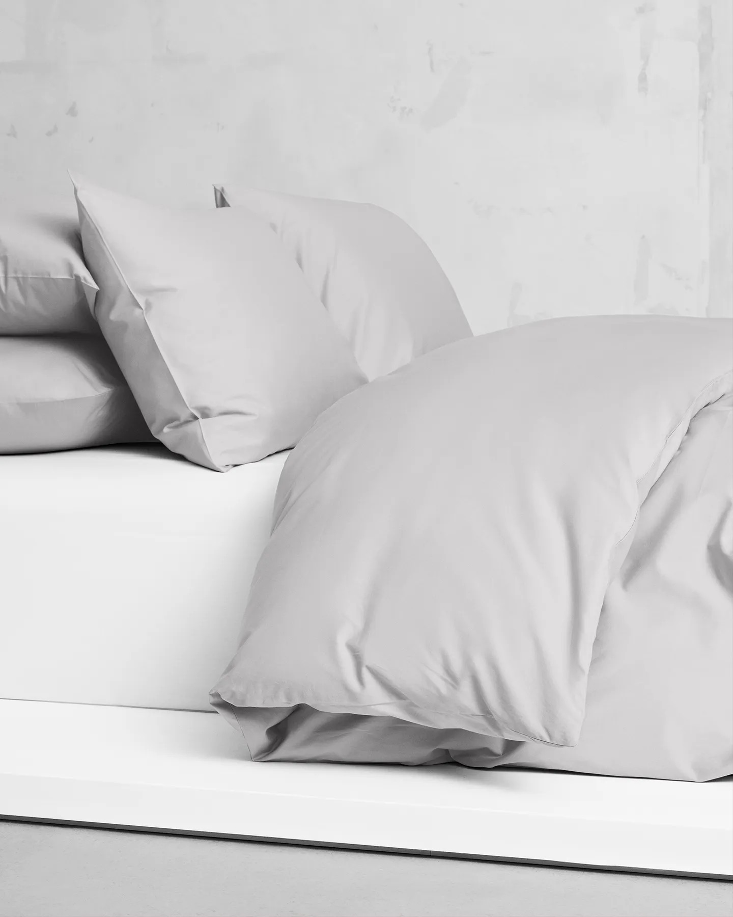 Påslakan Naked 220x220 cm i Mist Grey percale – ekologisk Giza 86-bomull med sval känsla.