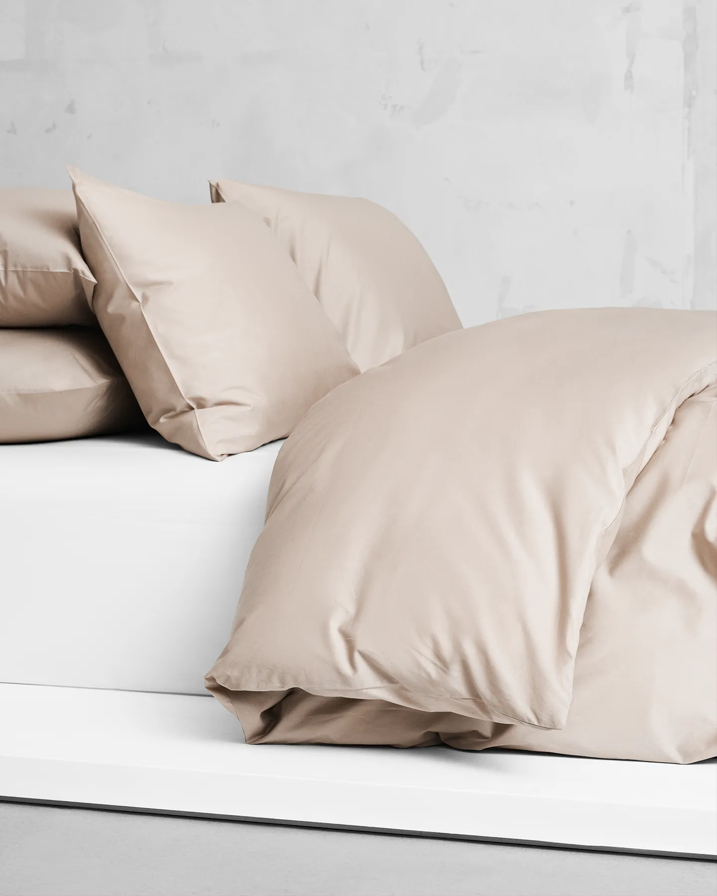 Örngott och påslakan i Naked percale Egypt Sand. Krispiga, sandfärgade sängkläder i ekologisk bomull.