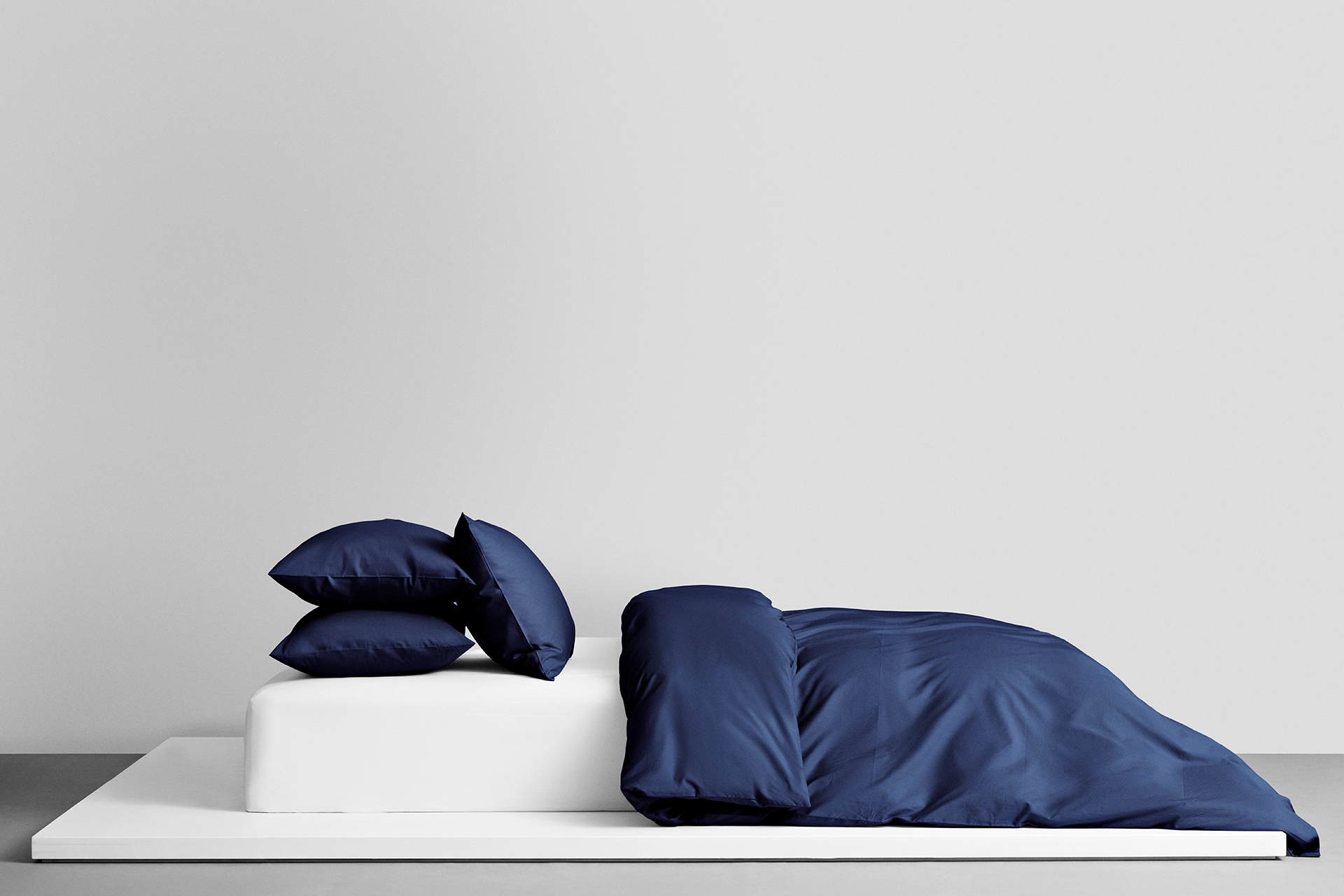 Bäddset Naked Percale Deep Blue 250 TC i biodynamisk Giza 86-bomull, Ogland