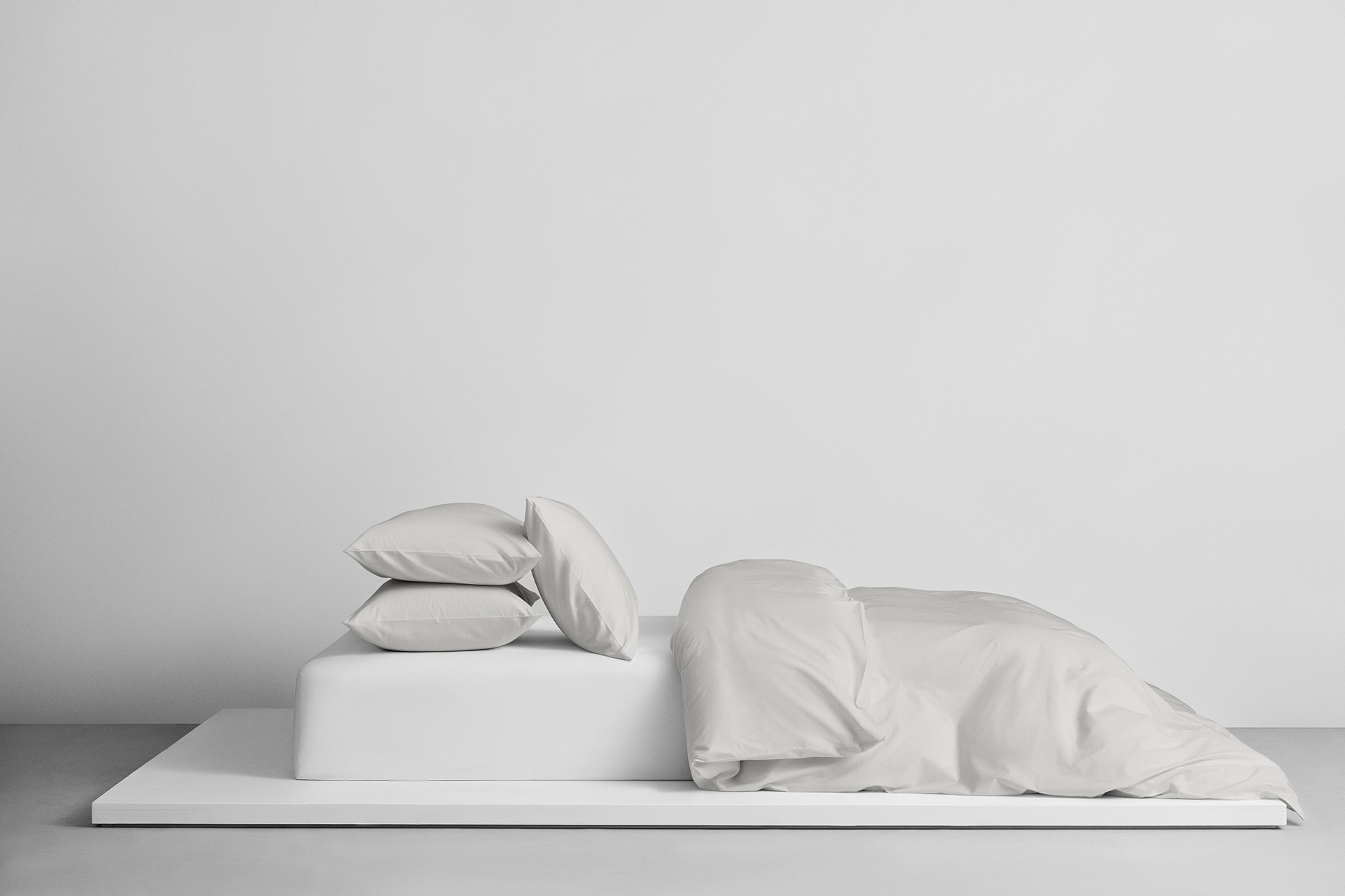 Bäddset Naked Percale Silt Greige 250 TC i biodynamisk Giza 86-bomull, Ogland